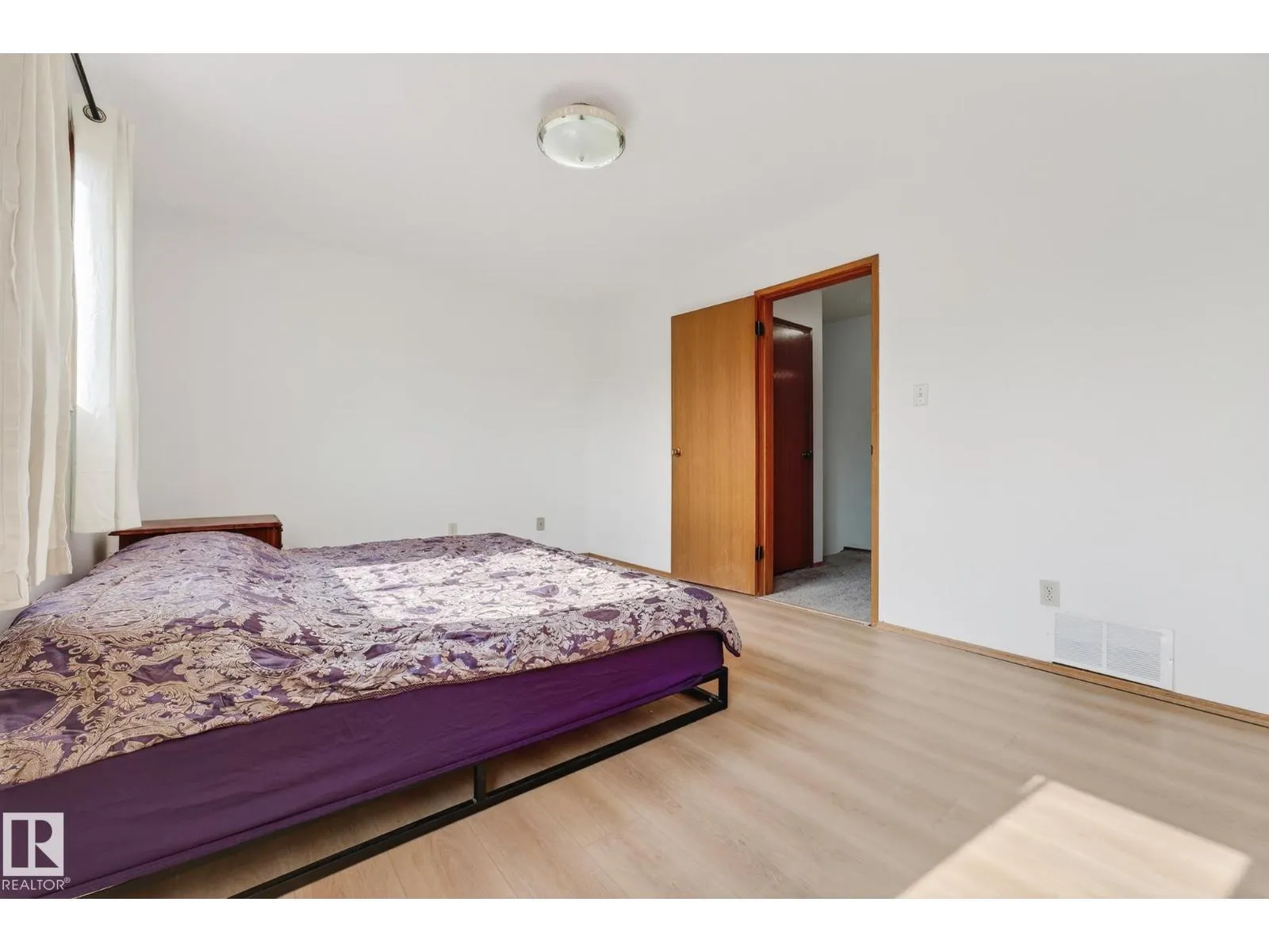 3310 113A ST NW