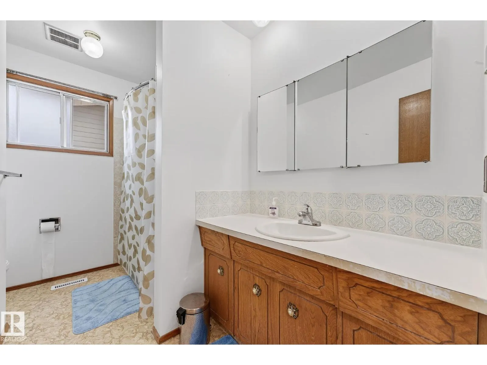 3310 113A ST NW