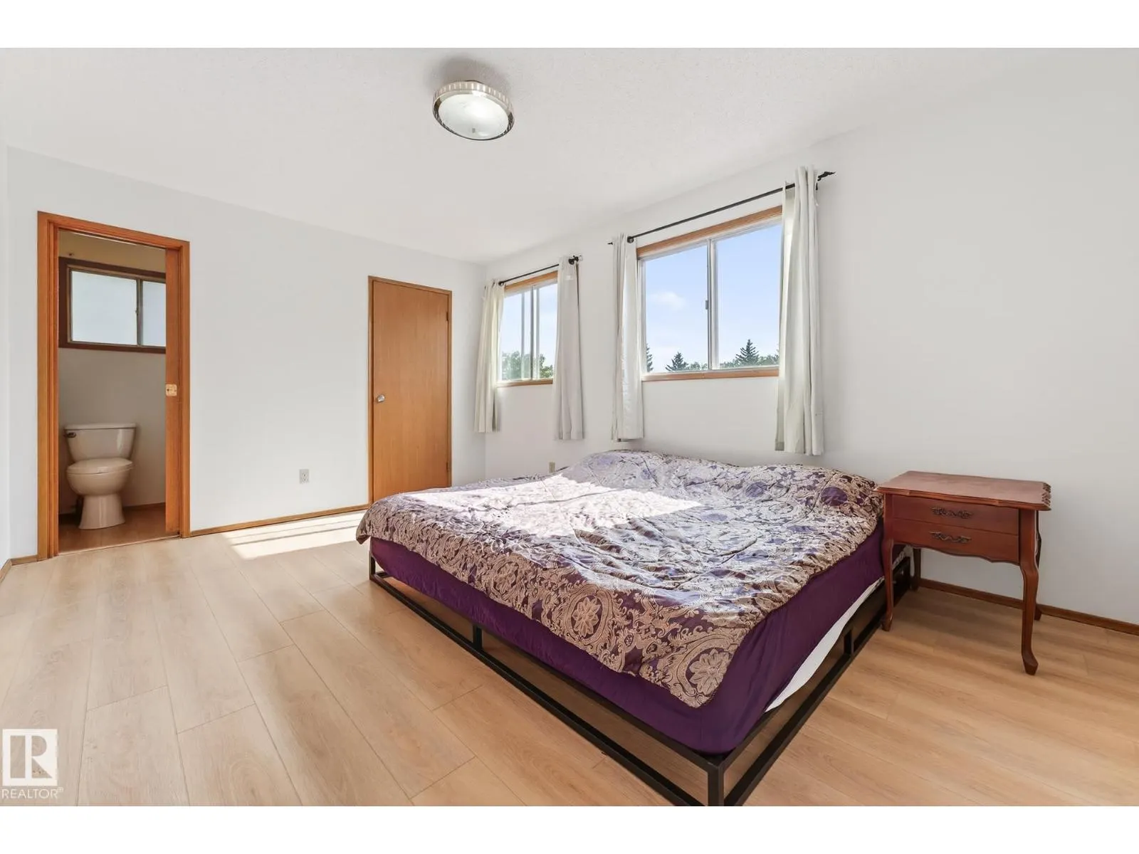 3310 113A ST NW