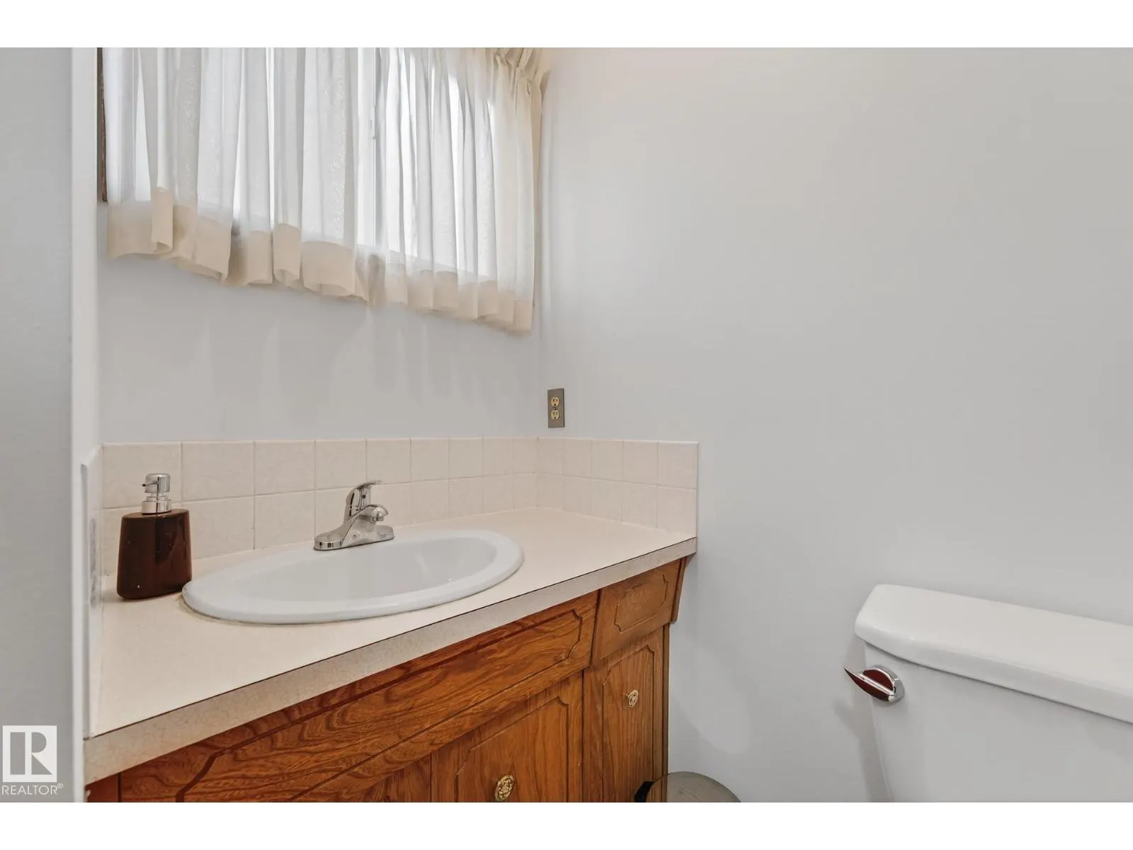 3310 113A ST NW