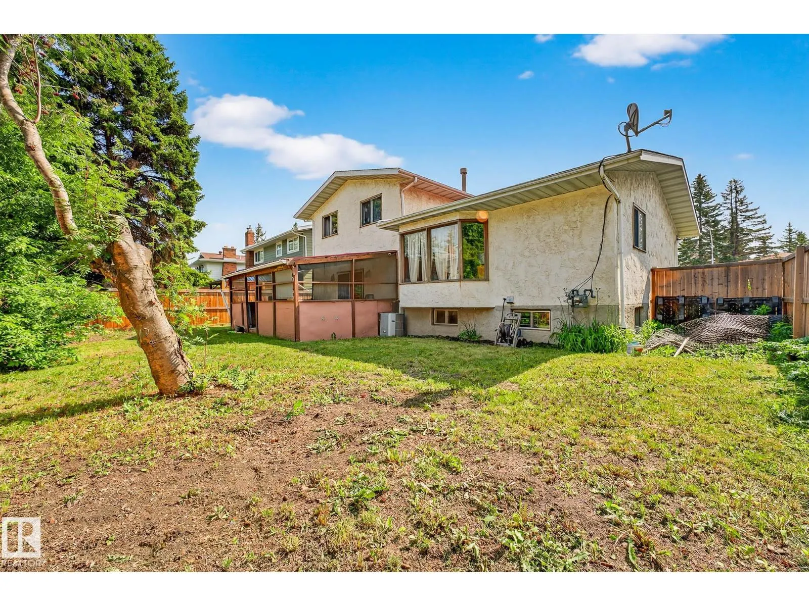 3310 113A ST NW