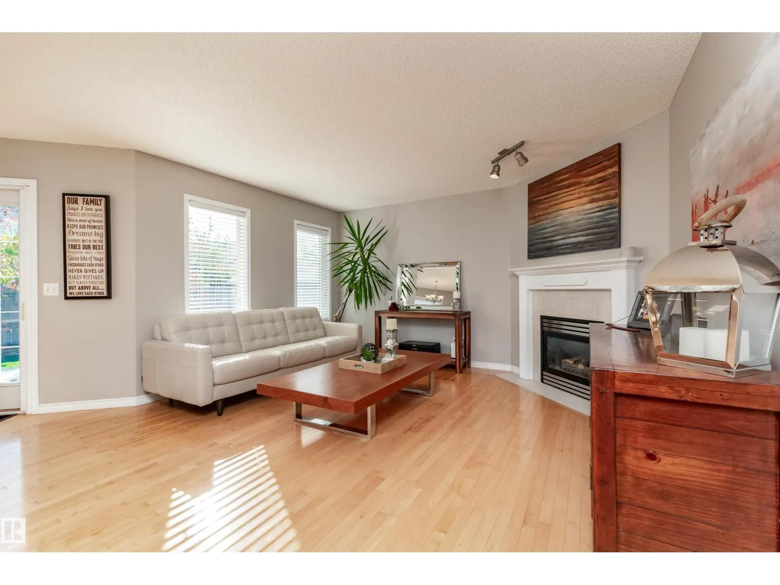 109 Foxboro RD