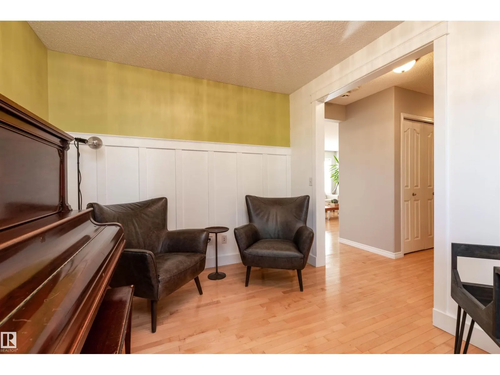 109 Foxboro RD