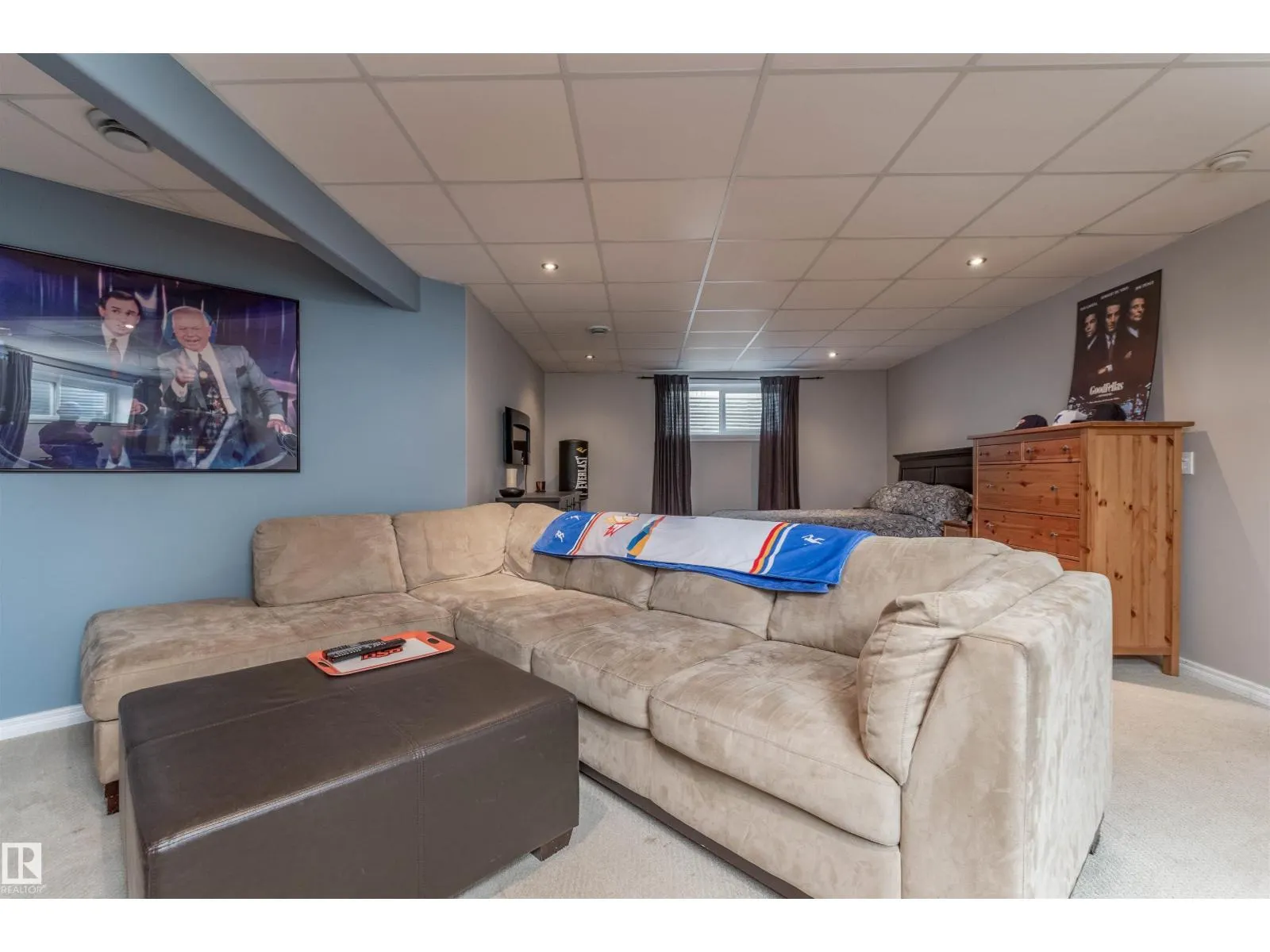 109 Foxboro RD