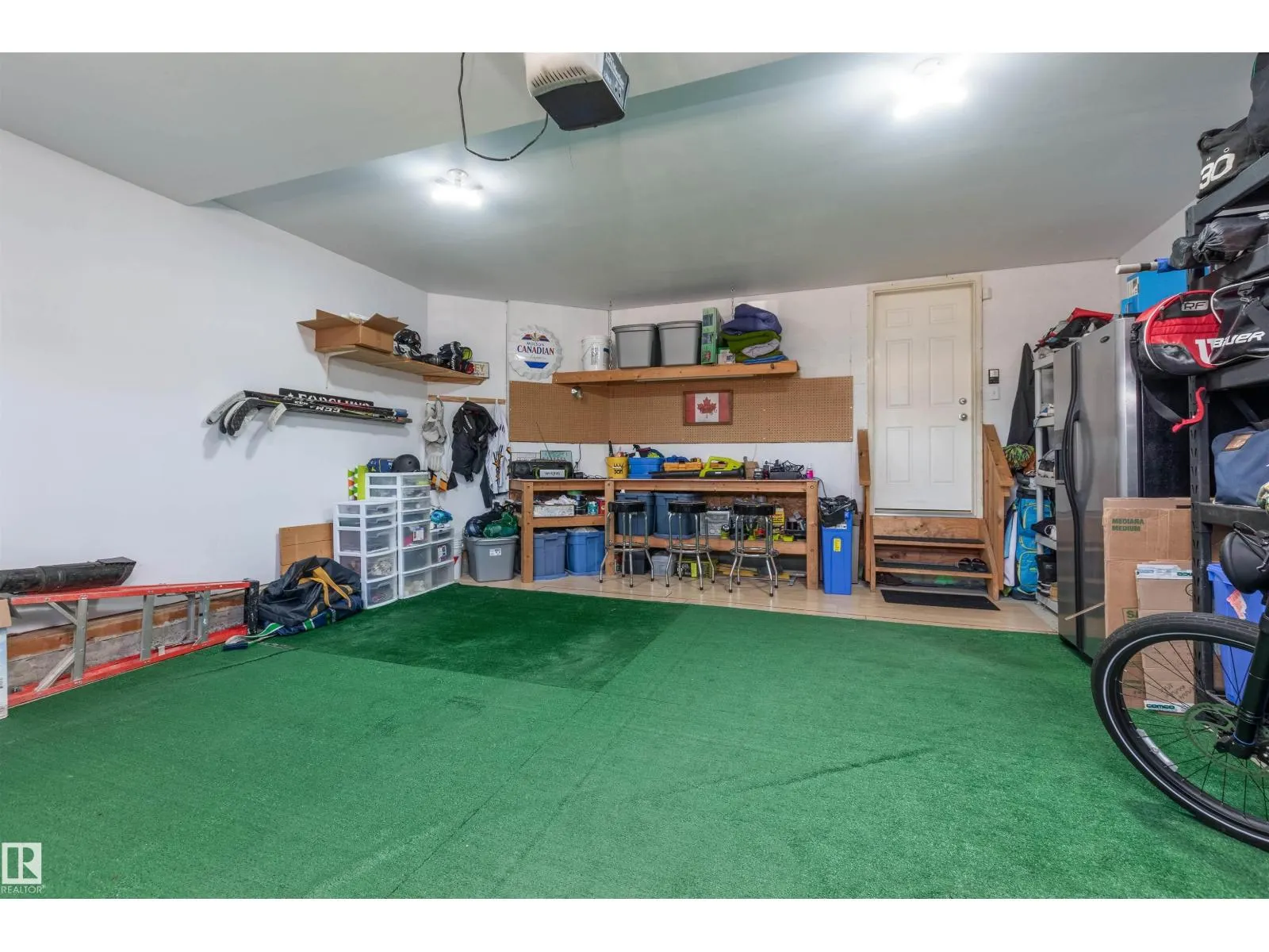 109 Foxboro RD
