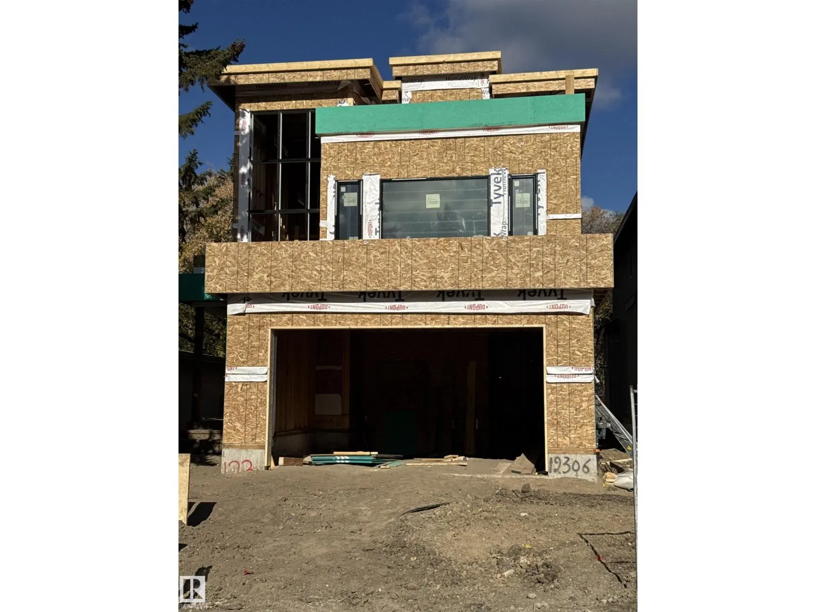 12306 39 AV NW