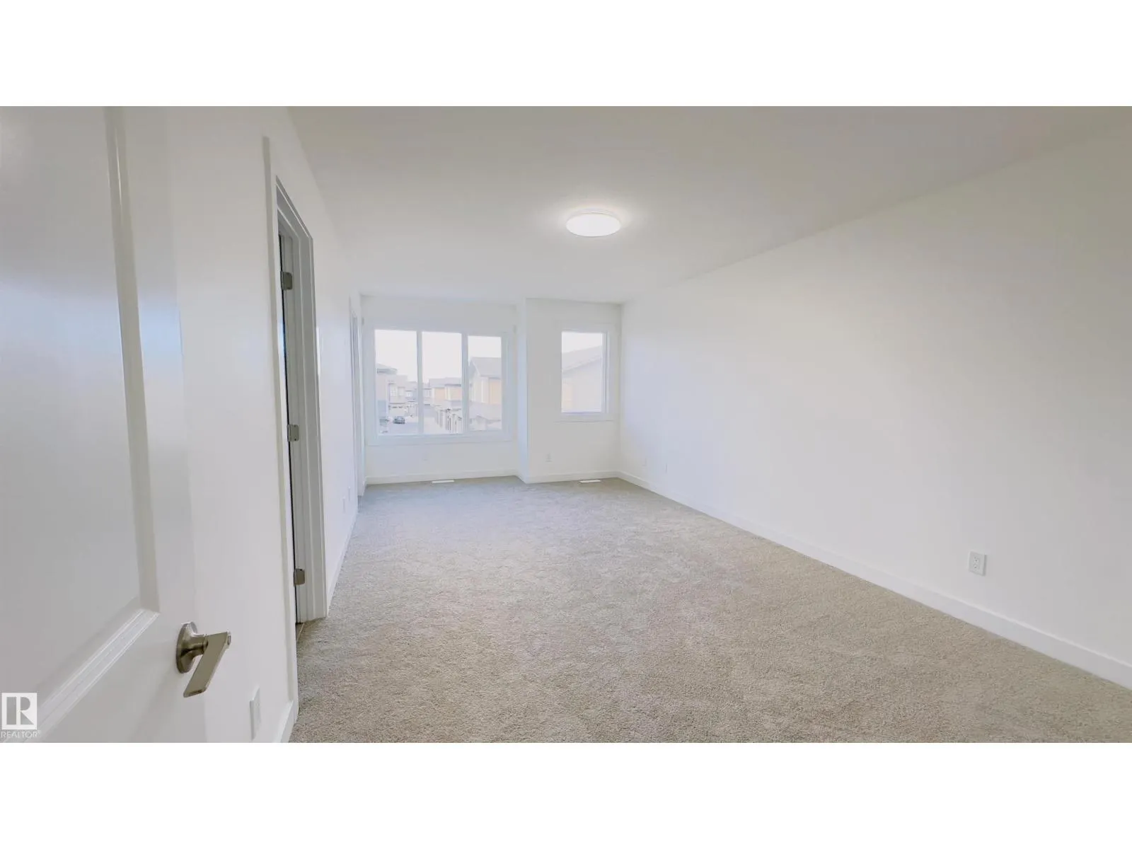 #11 2710 66 ST SW