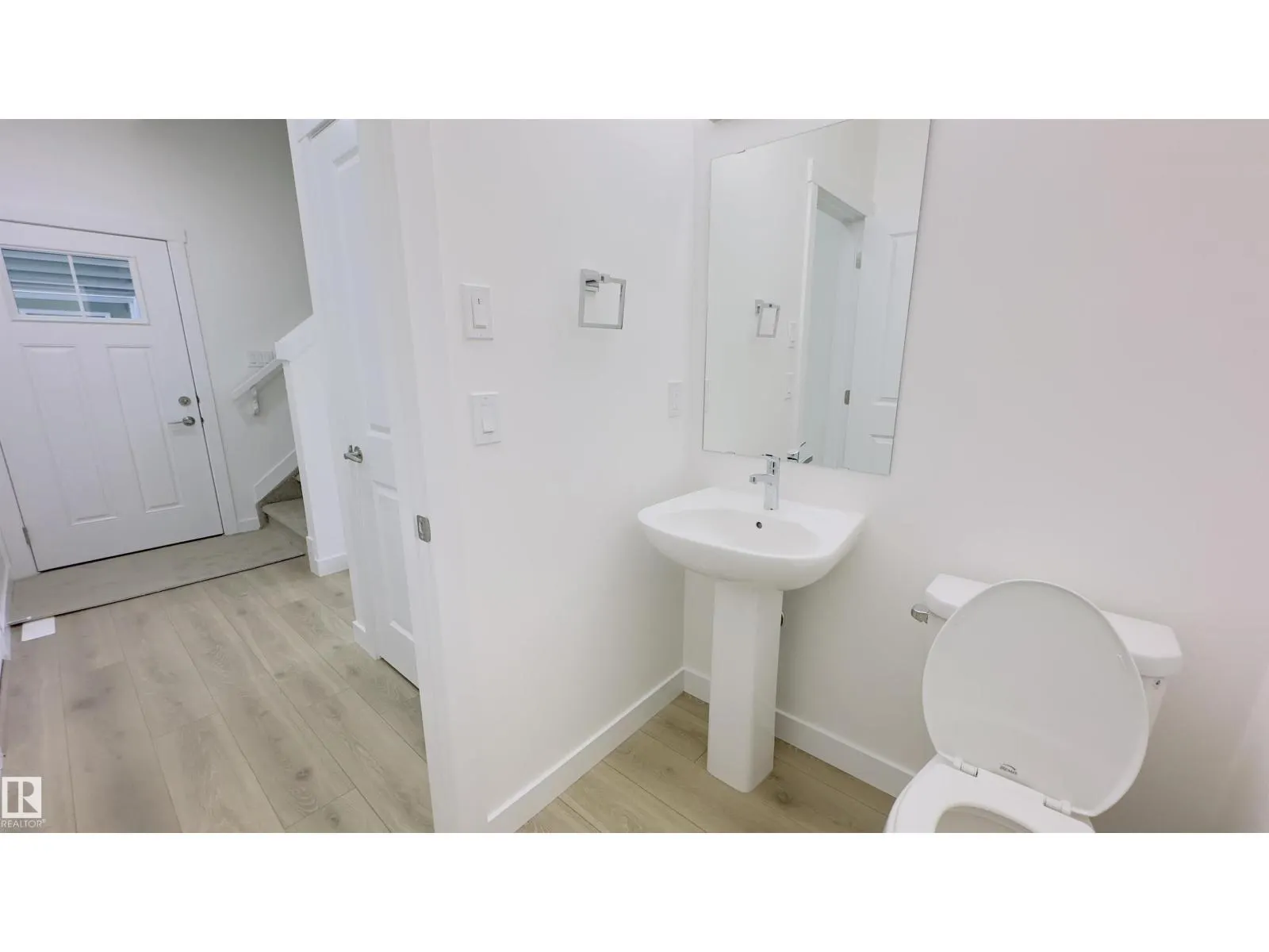#11 2710 66 ST SW