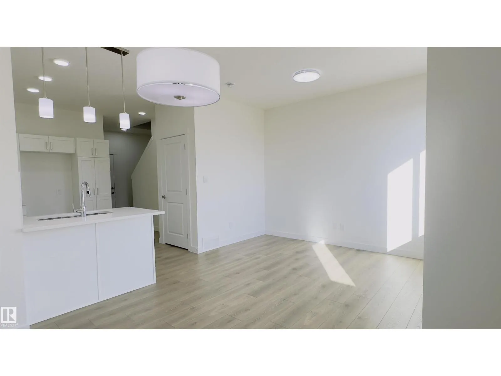 #11 2710 66 ST SW