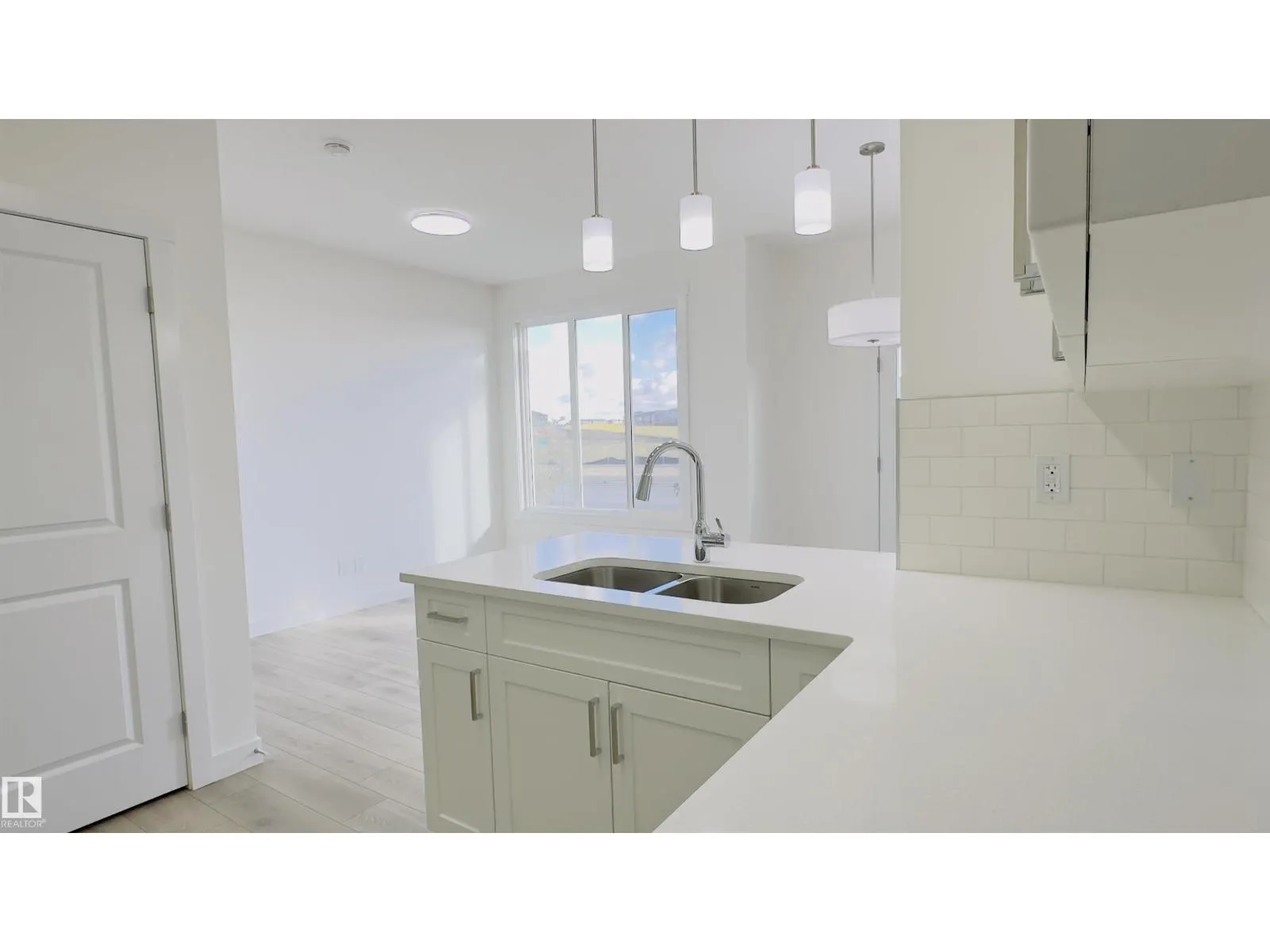 #11 2710 66 ST SW