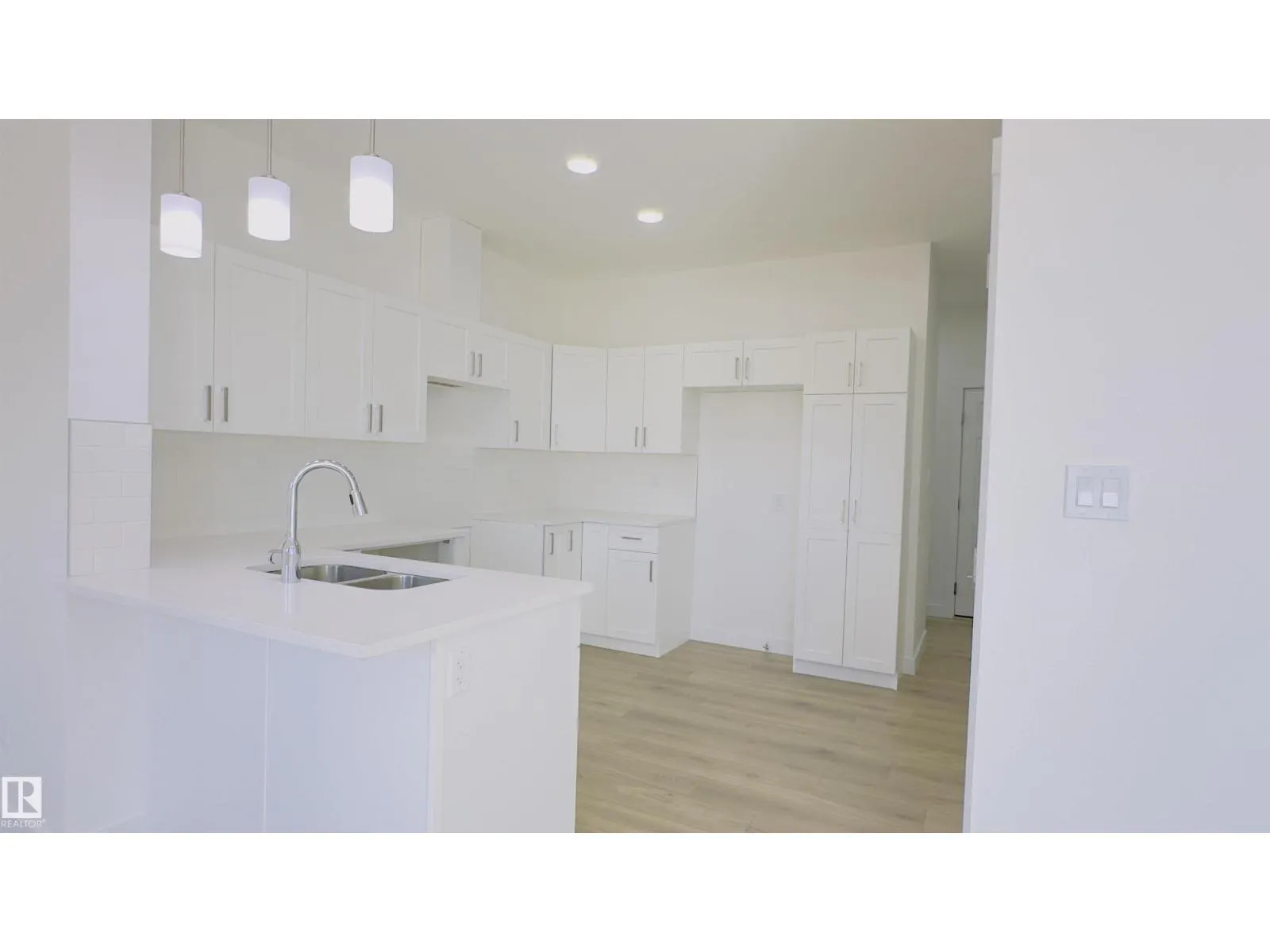#11 2710 66 ST SW
