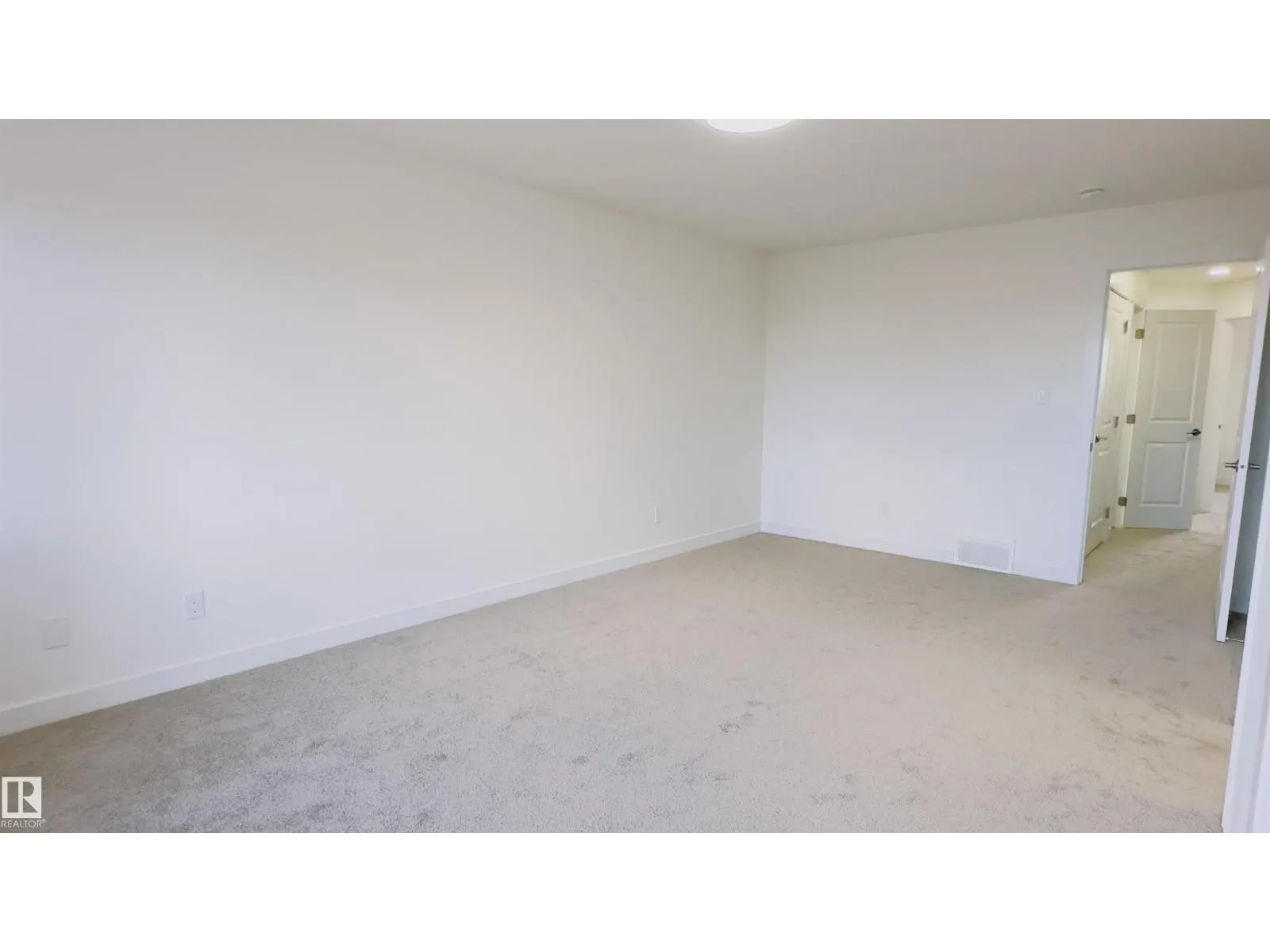 #11 2710 66 ST SW