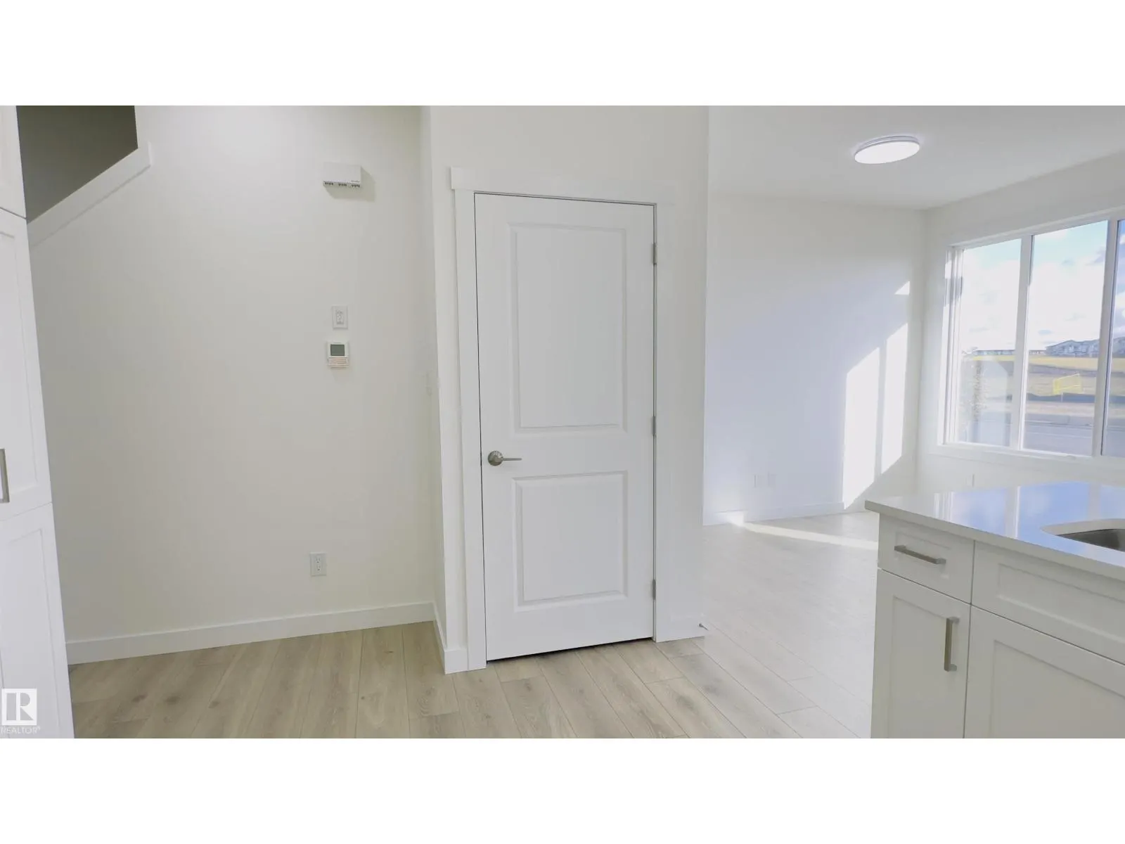 #11 2710 66 ST SW