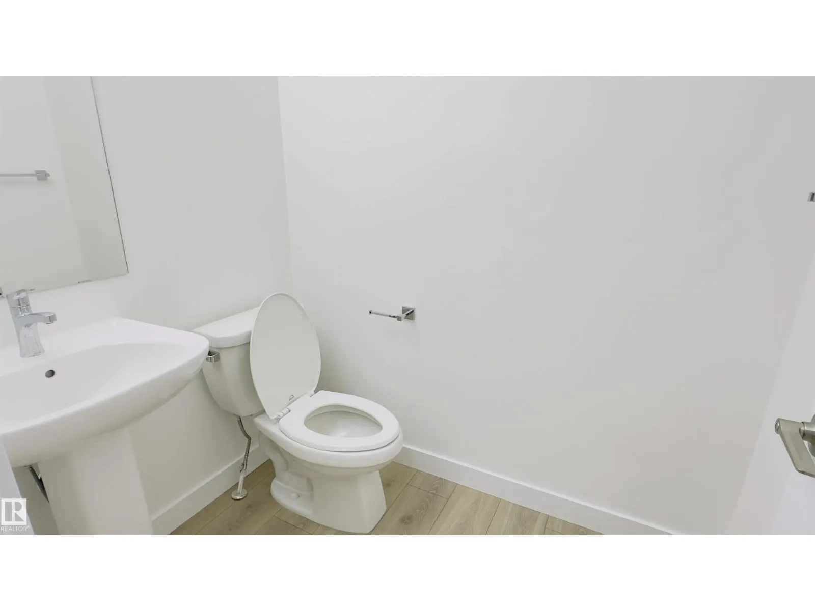 #11 2710 66 ST SW