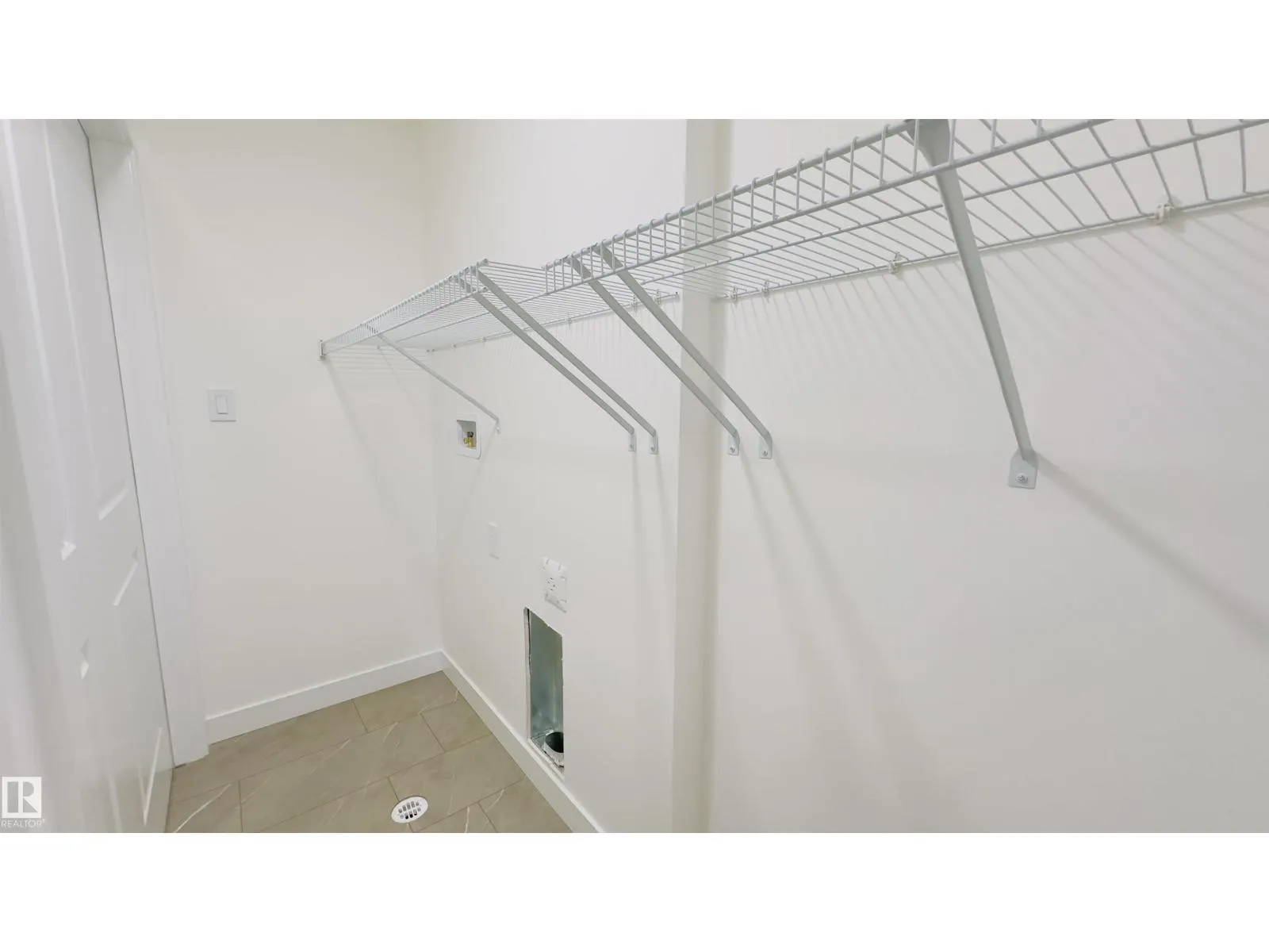 #11 2710 66 ST SW