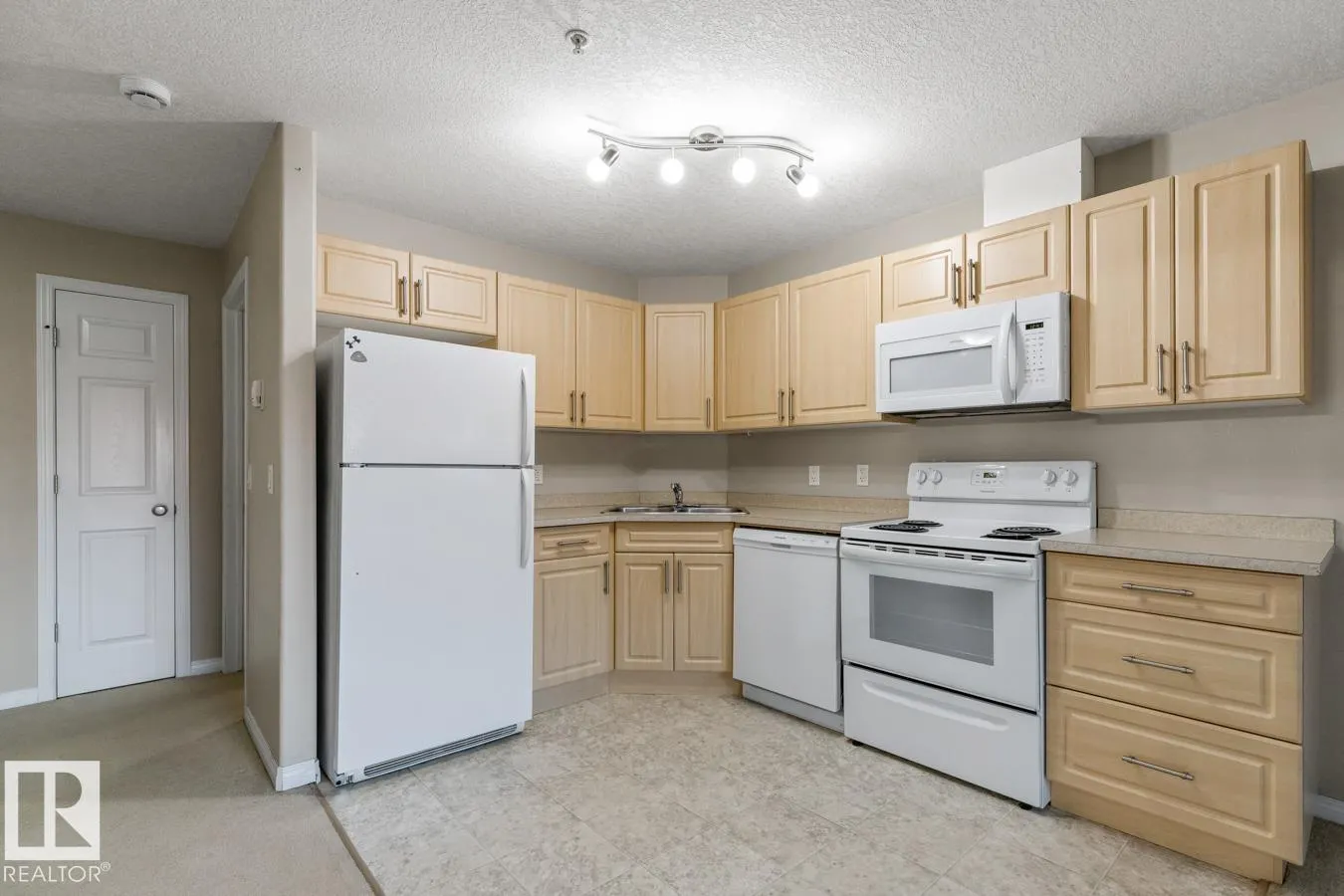 #106 9945 167 ST NW