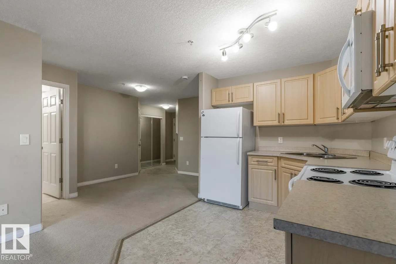 #106 9945 167 ST NW