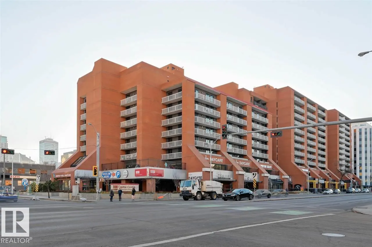 #802 10175 109 ST NW