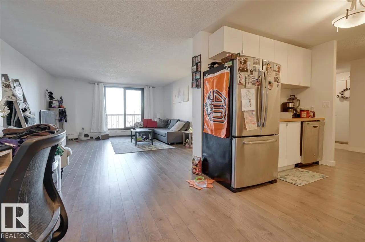 #802 10175 109 ST NW
