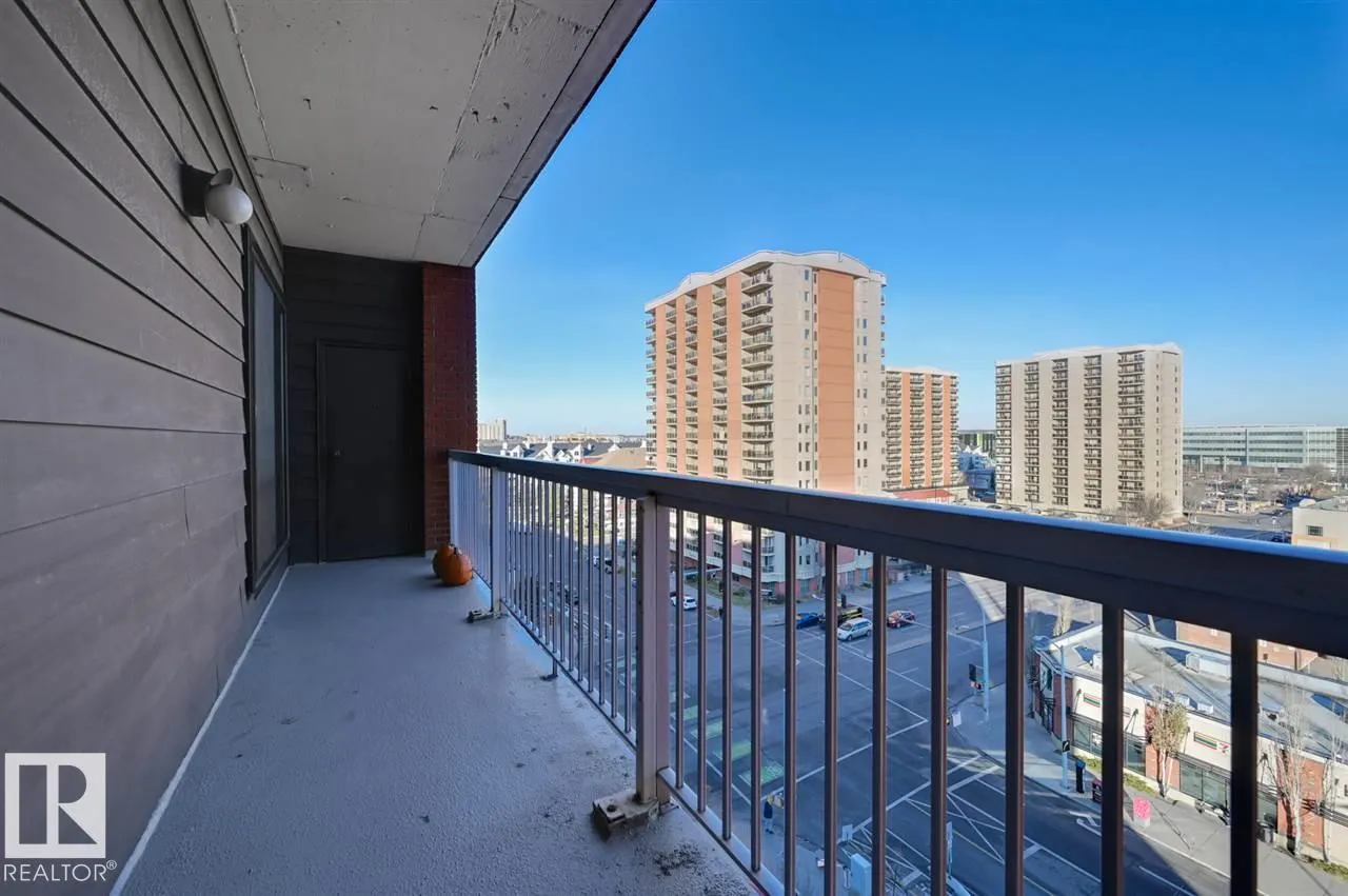 #802 10175 109 ST NW