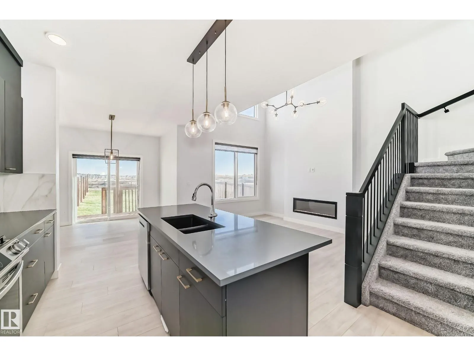 9411 PEAR CR SW