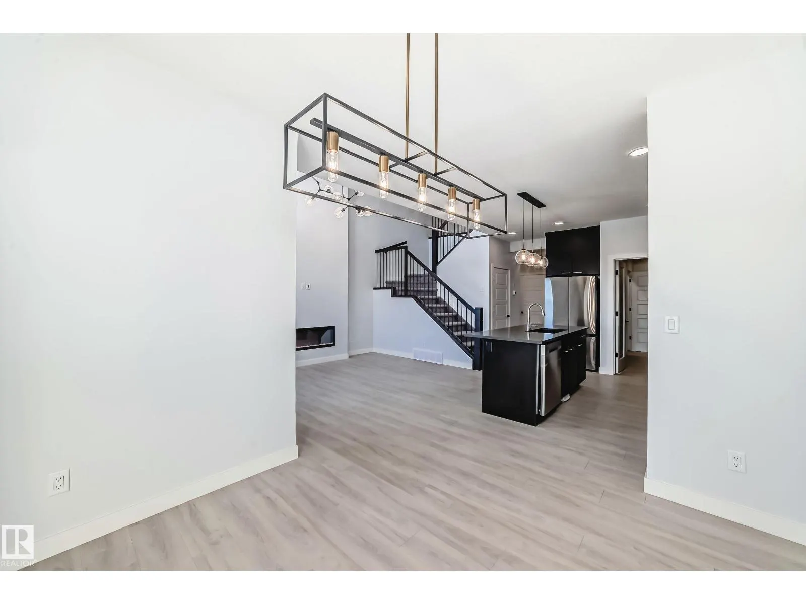 9411 PEAR CR SW