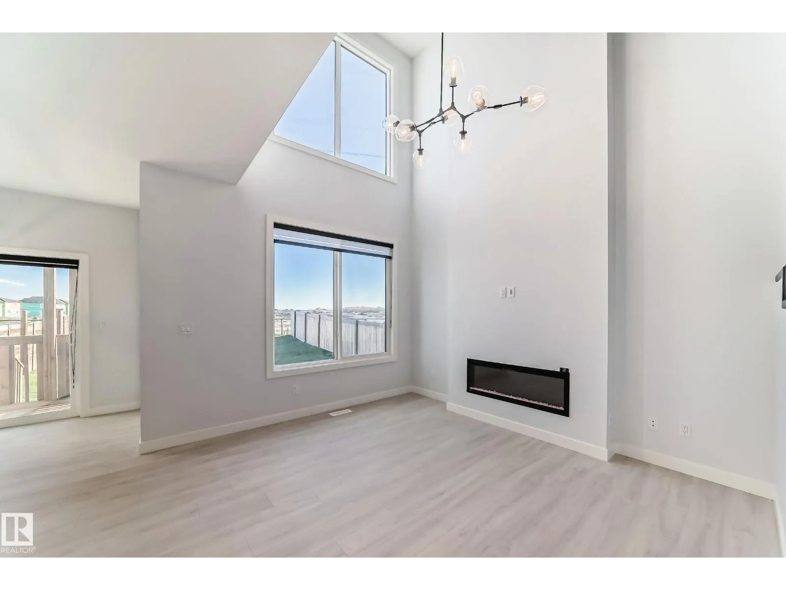 9411 PEAR CR SW