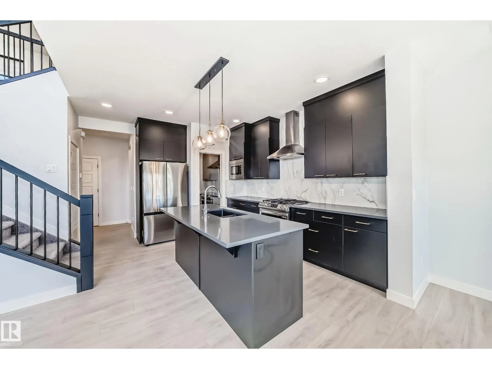 9411 PEAR CR SW