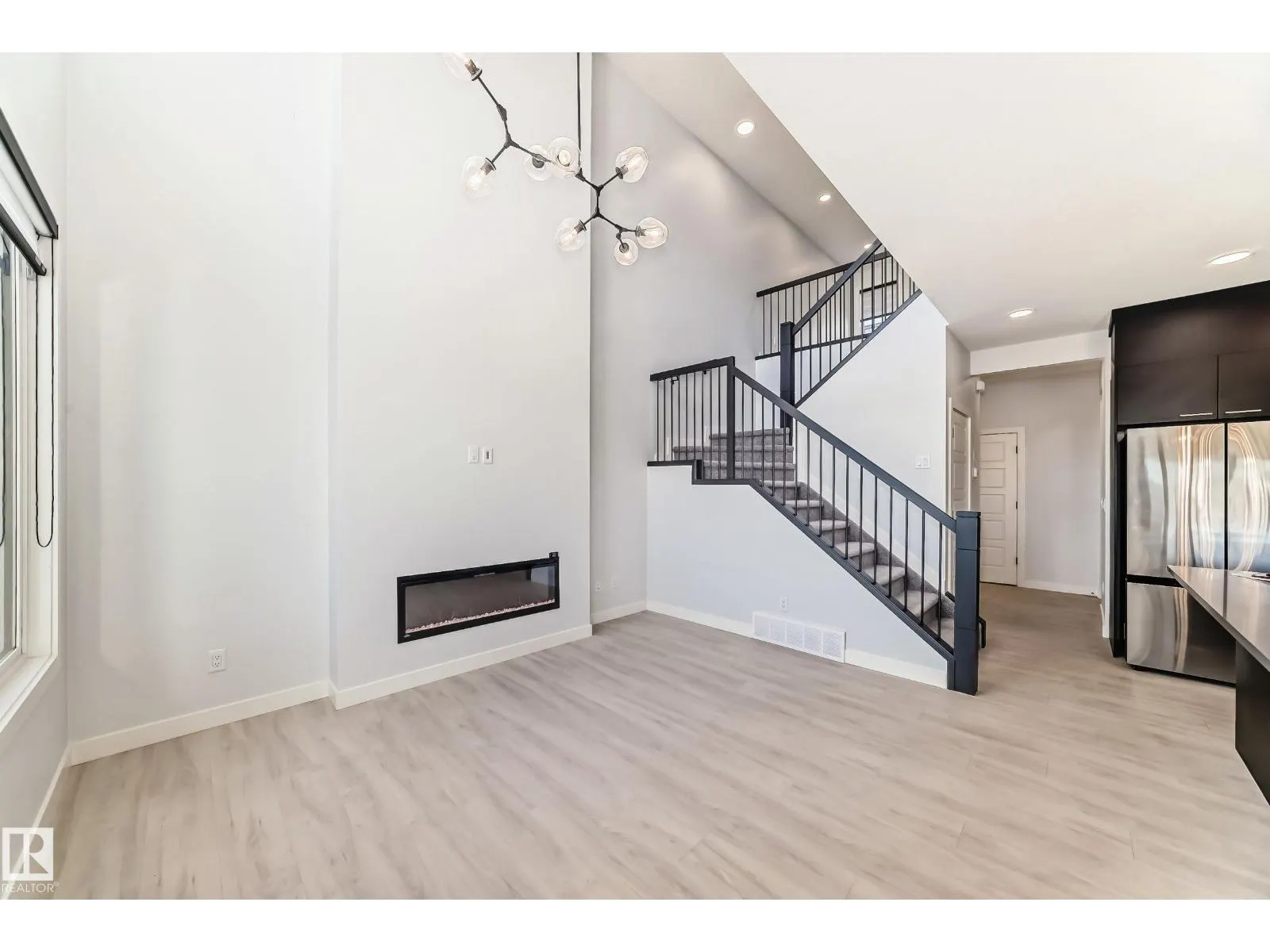 9411 PEAR CR SW