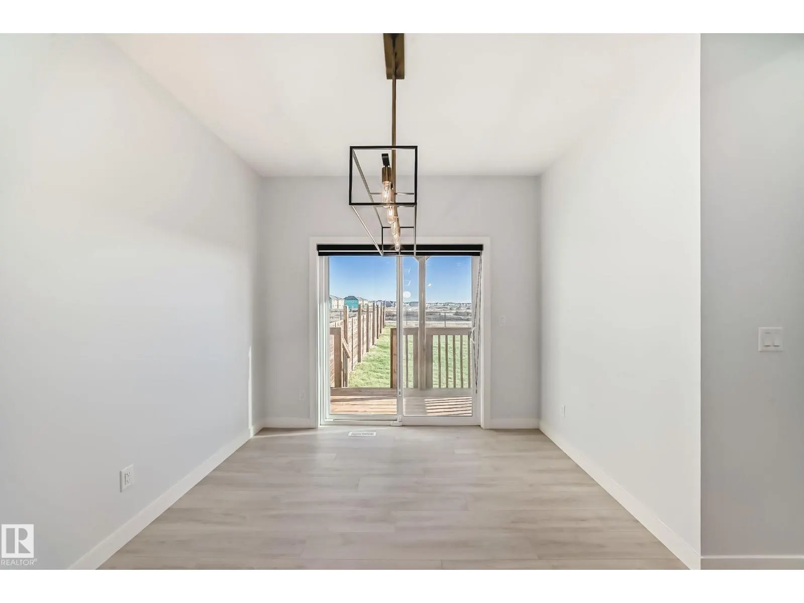 9411 PEAR CR SW