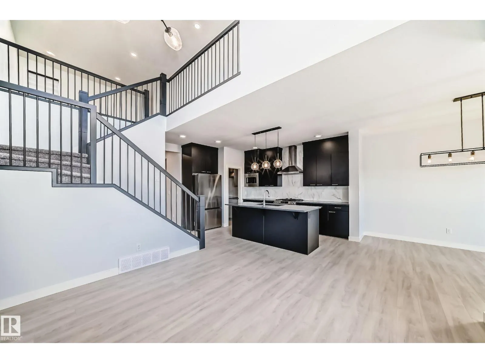 9411 PEAR CR SW