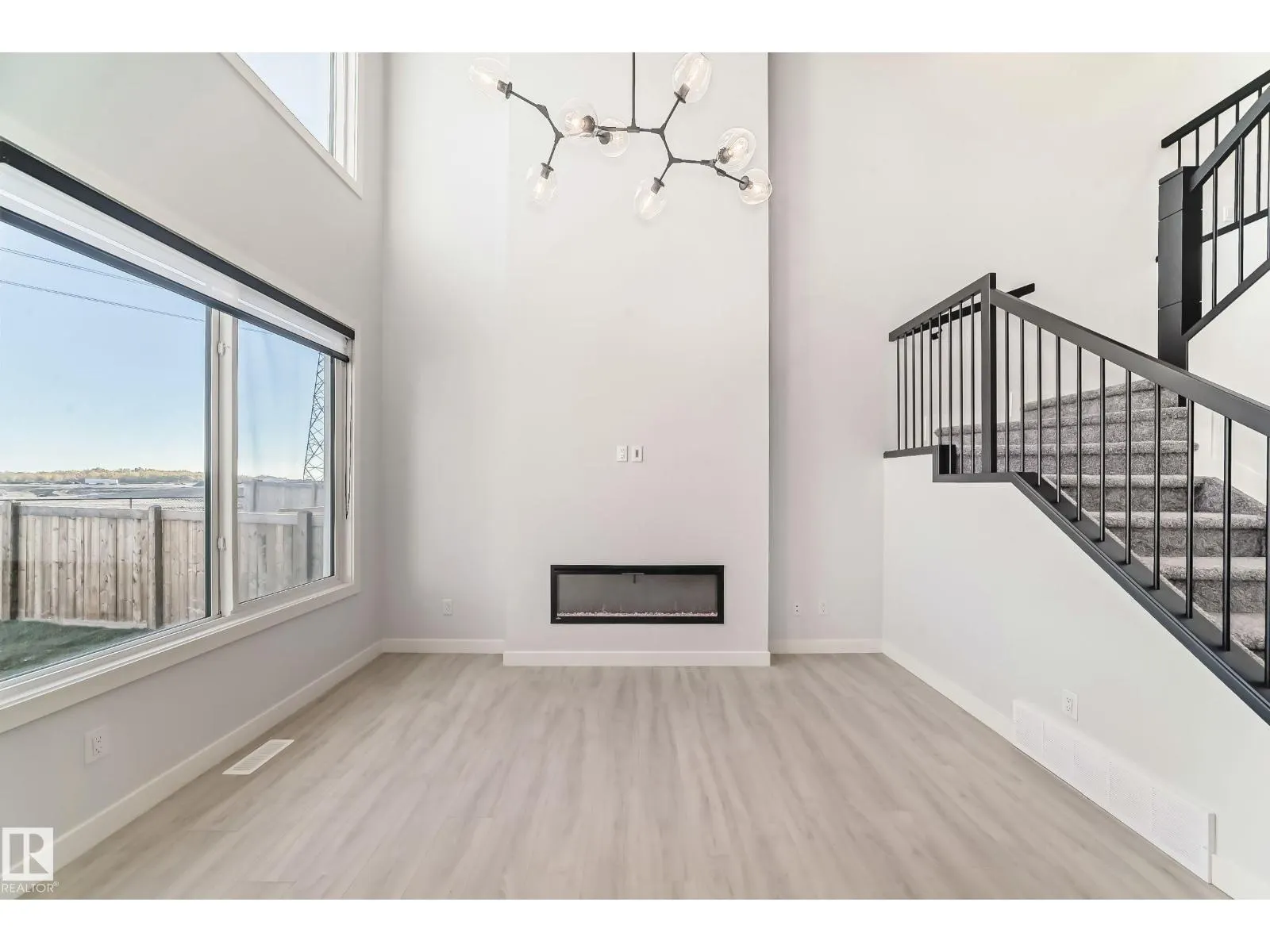 9411 PEAR CR SW