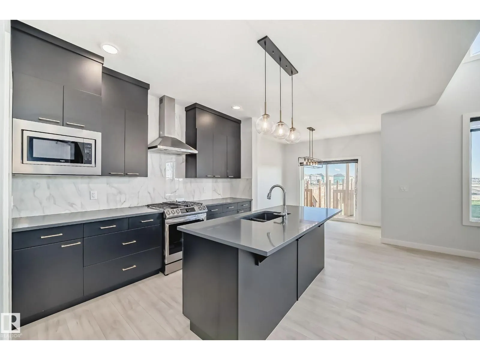 9411 PEAR CR SW