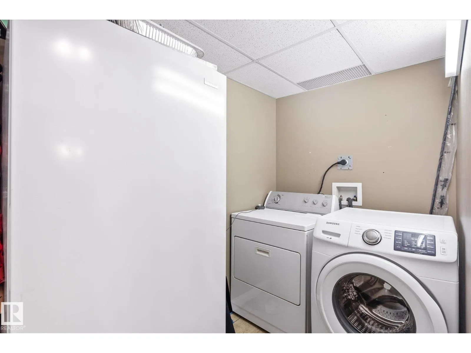 #213 1406 HODGSON WY NW