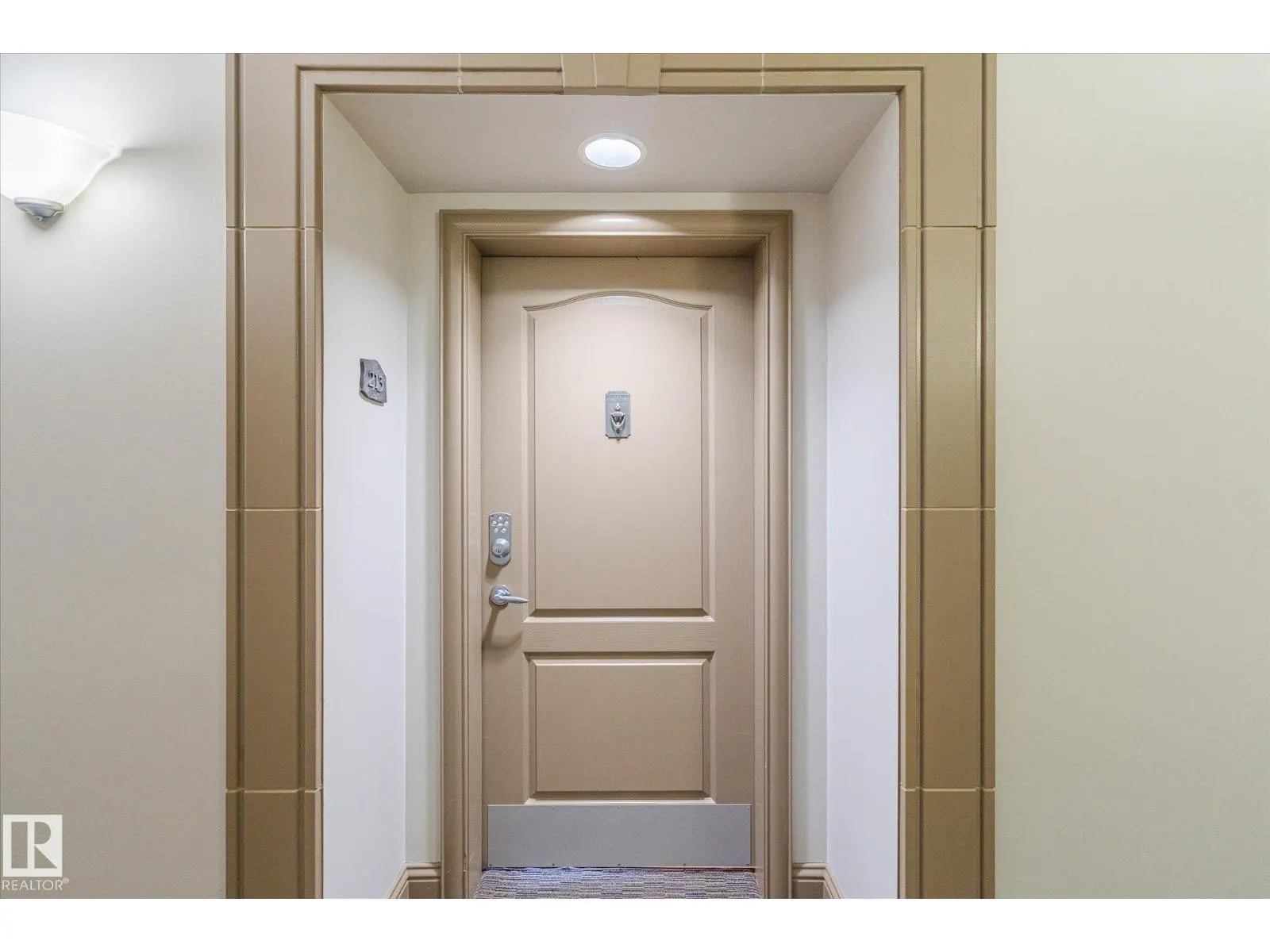 #213 1406 HODGSON WY NW