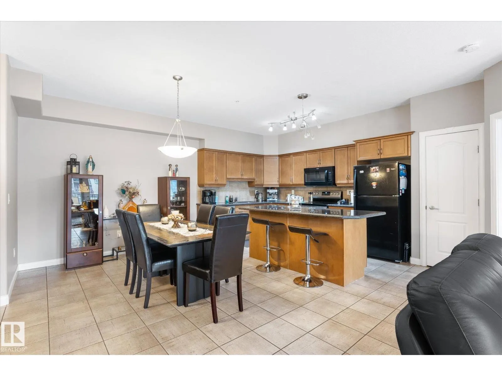 #213 1406 HODGSON WY NW