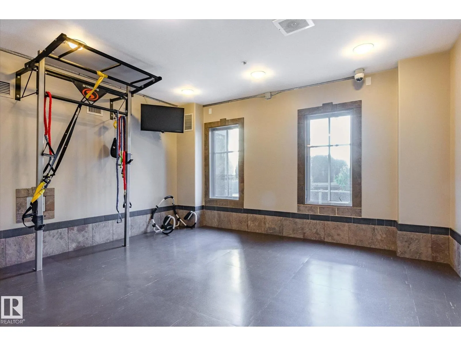 #213 1406 HODGSON WY NW