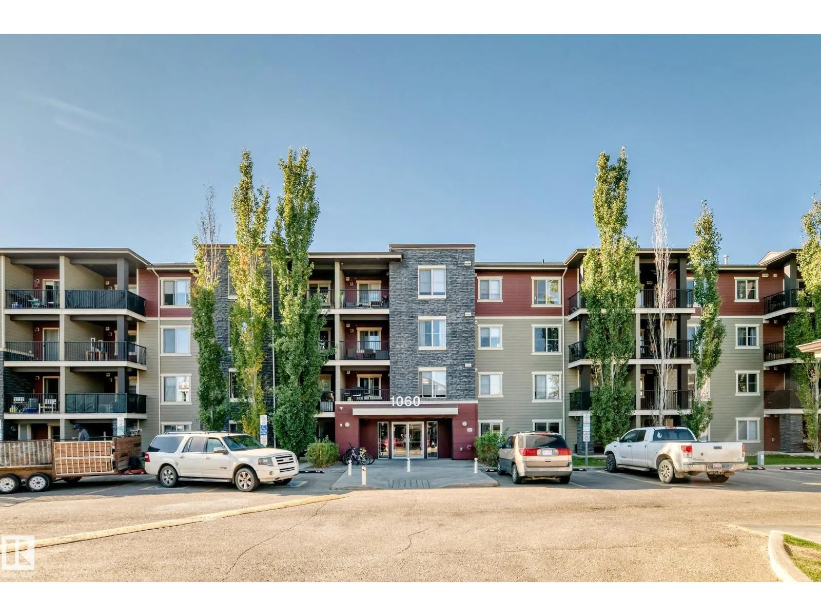 #406 1060 MCCONACHIE BV NW