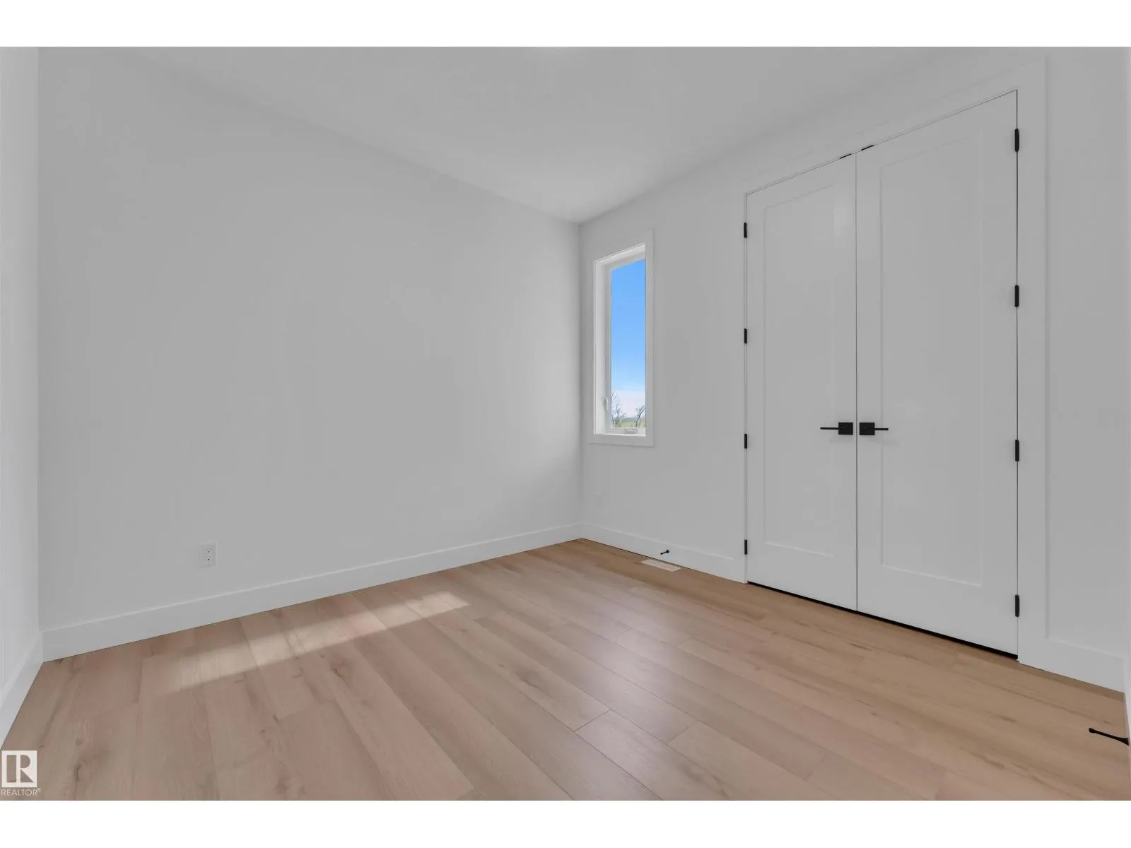 2408 1 AVE SW SW