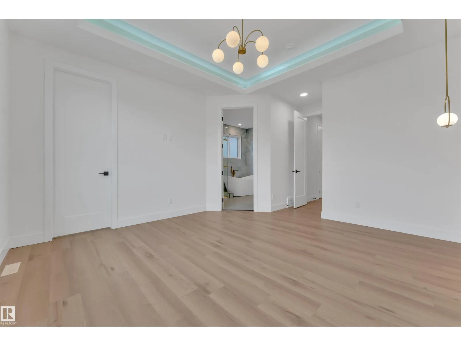 2408 1 AVE SW SW