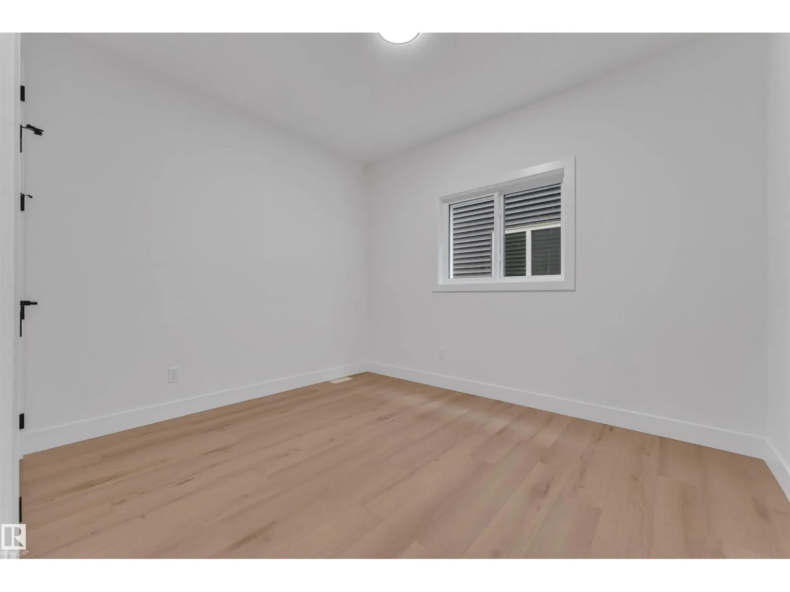 2408 1 AVE SW SW