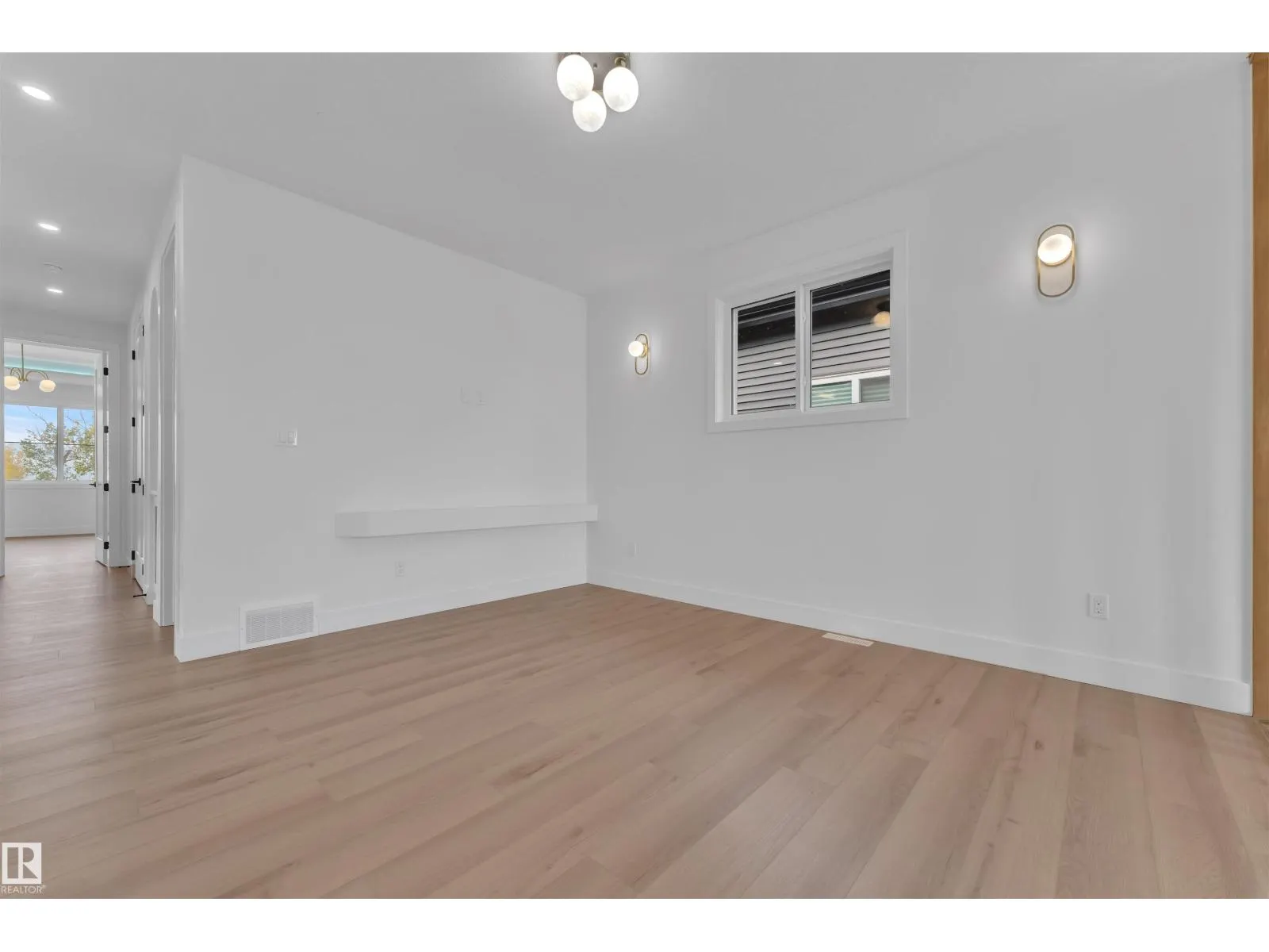 2408 1 AVE SW SW