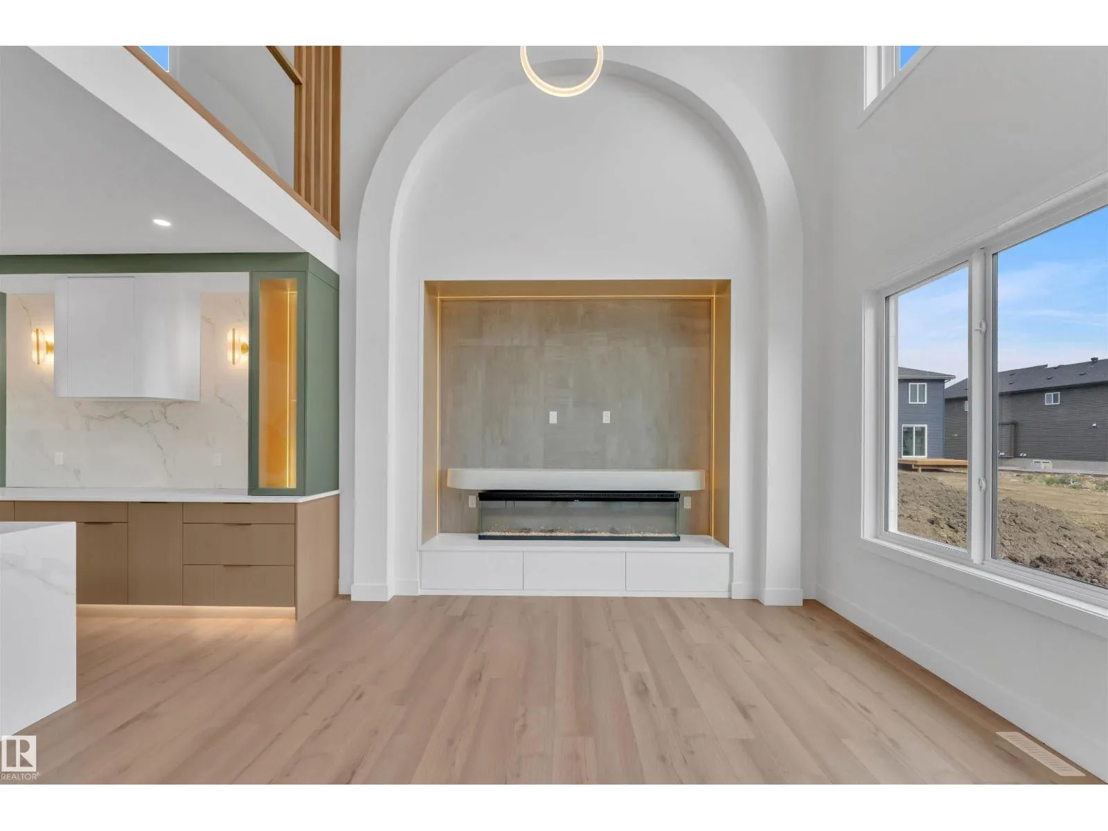 2408 1 AVE SW SW