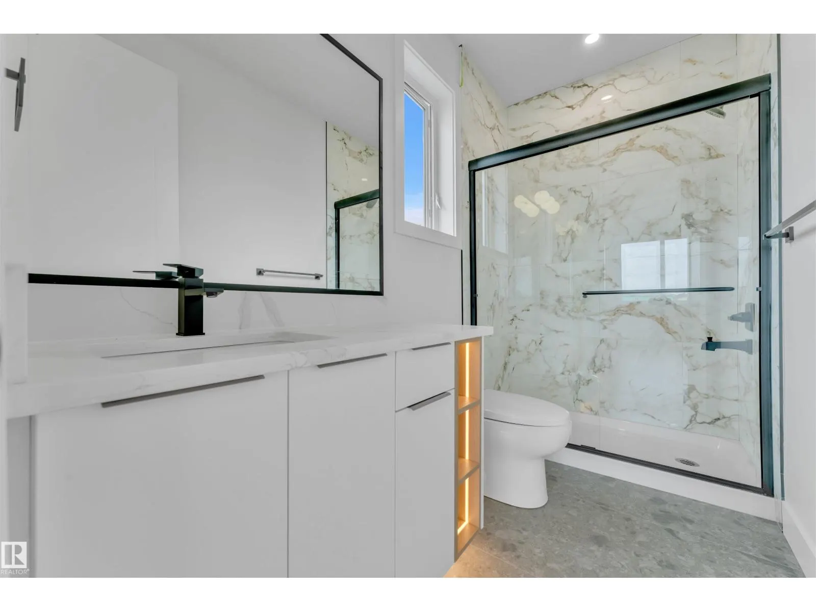 2408 1 AVE SW SW