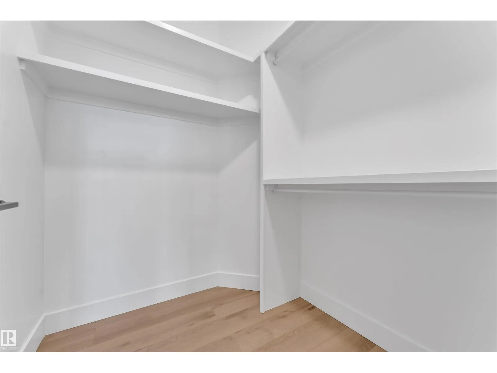 2408 1 AVE SW SW
