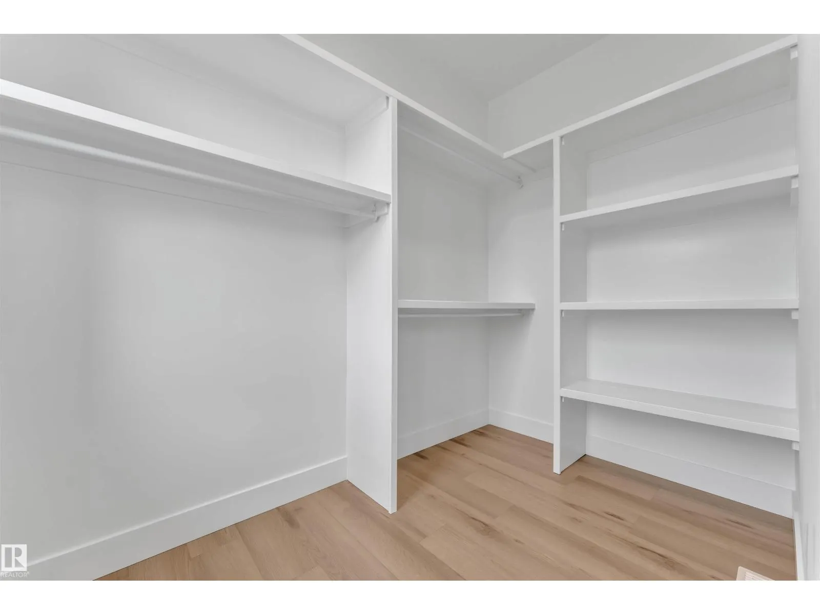 2408 1 AVE SW SW