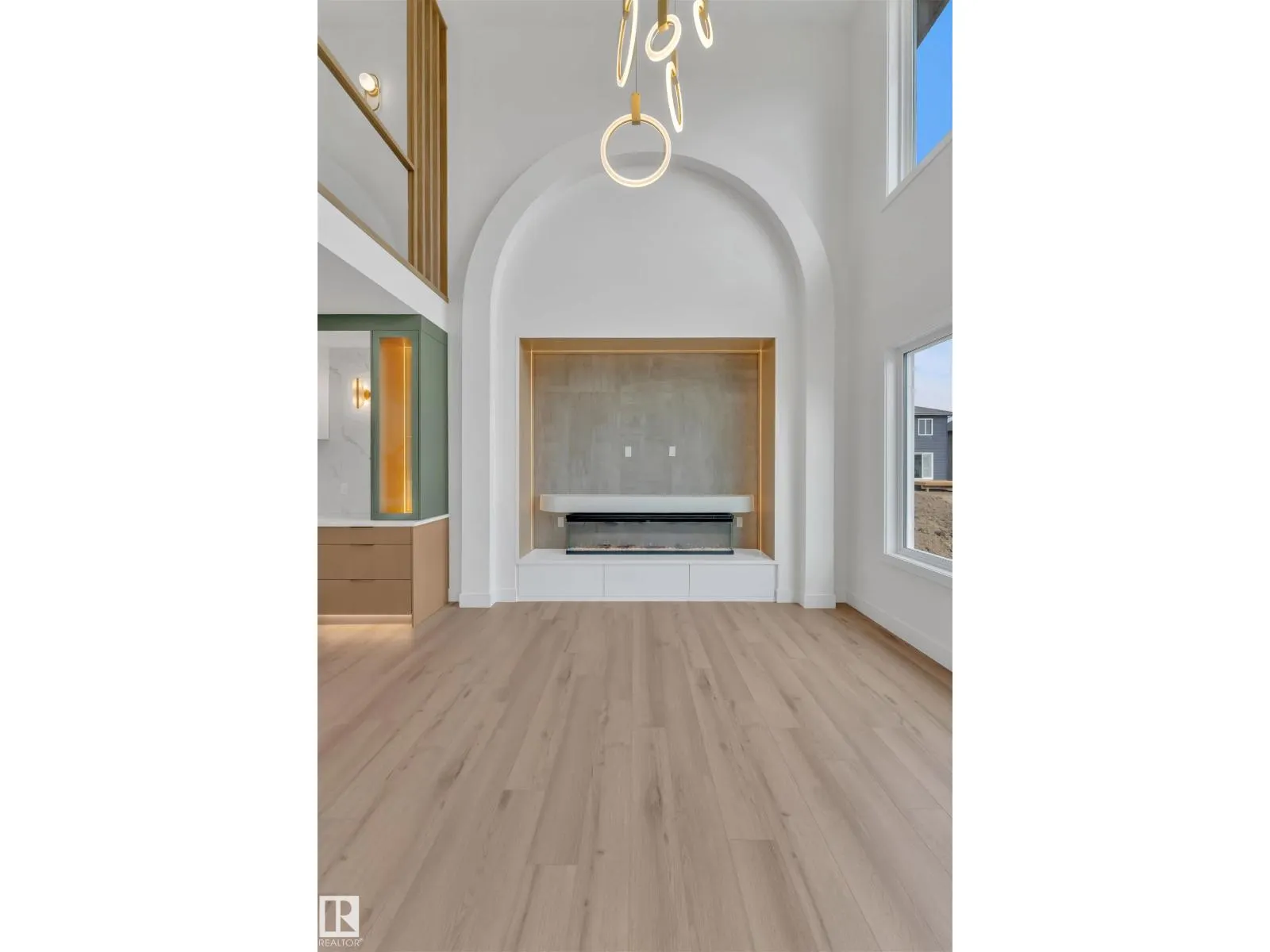 2408 1 AVE SW SW