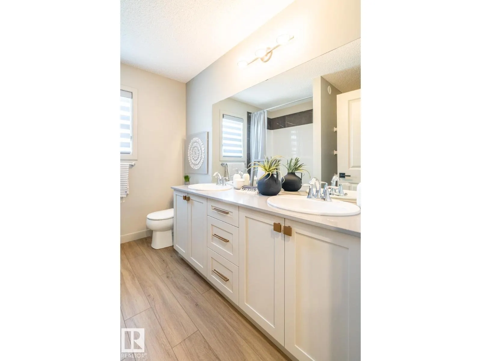 142 SUNLAND WY