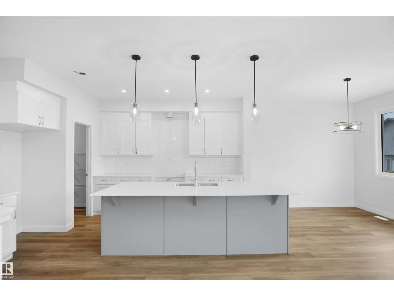 133 SUNLAND WY