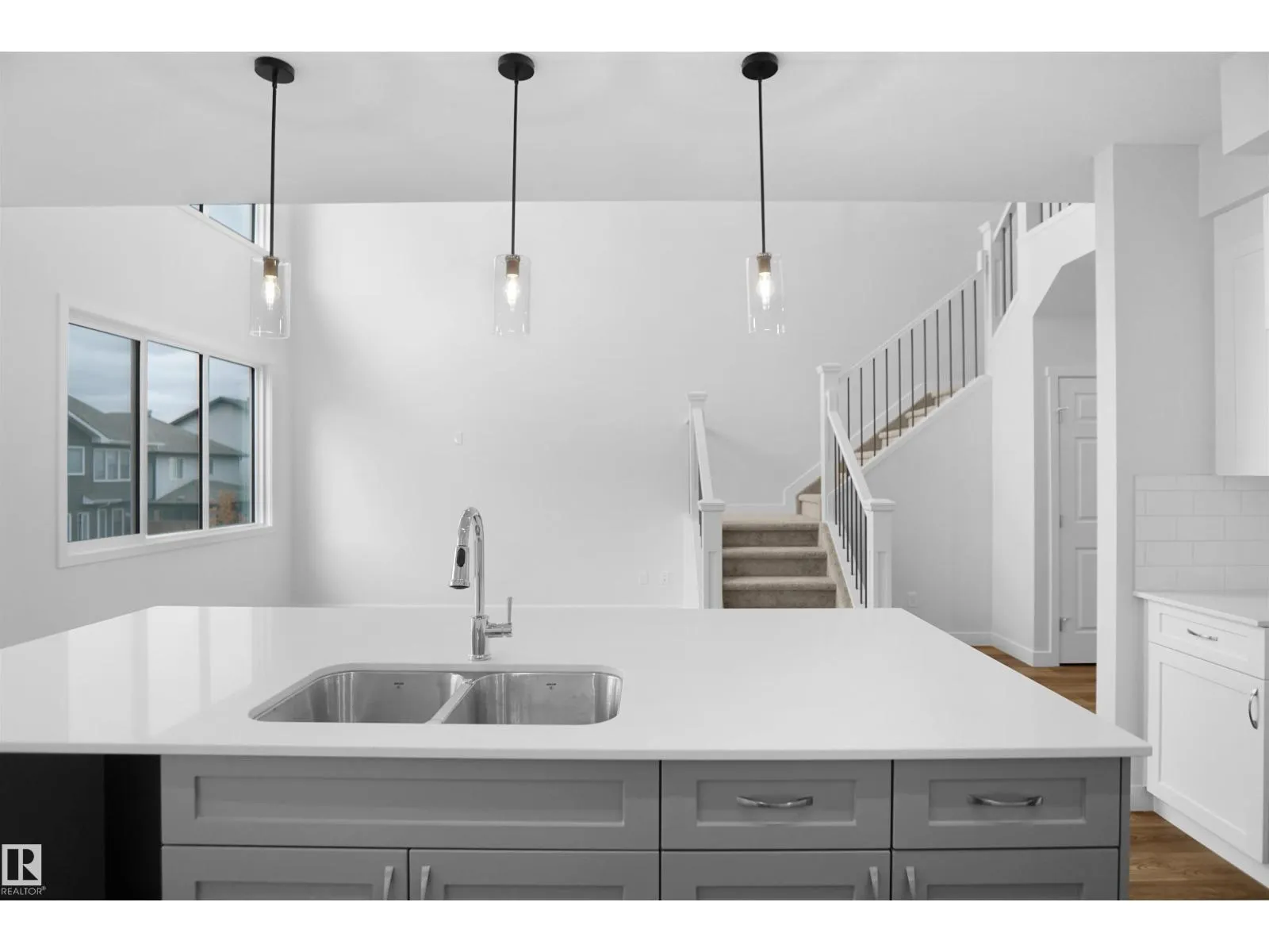 133 SUNLAND WY